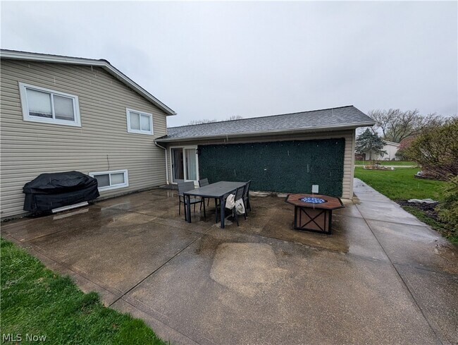 Building Photo - 8645 Courtland Dr