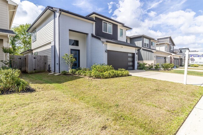 Building Photo - 3020 Stock Orch Ln