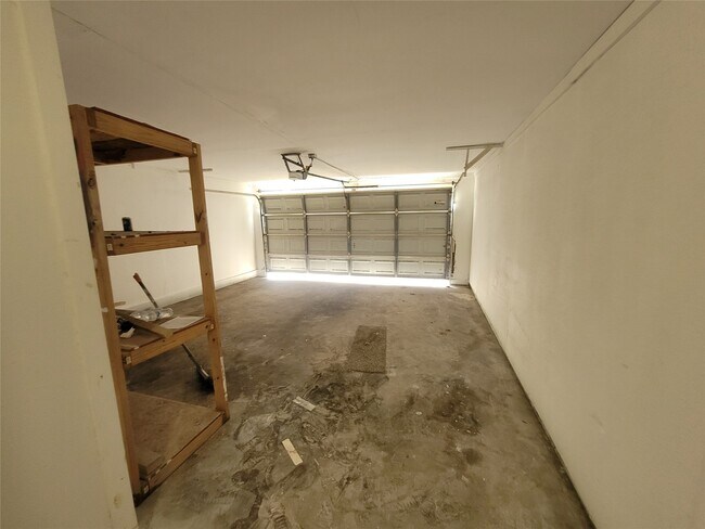 Building Photo - 5920 Arncliffe Dr