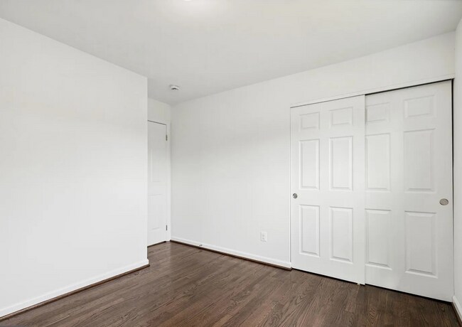 Building Photo - 5522 Lanham Way