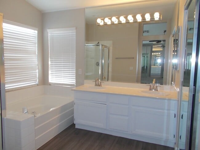 Building Photo - Desirable Move-In Ready Home with Loft, Fireplace & Oversized Garage