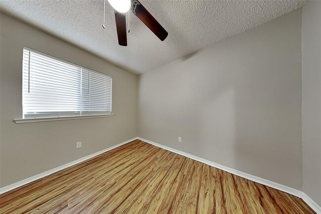 Building Photo - 46 Sandpebble Dr