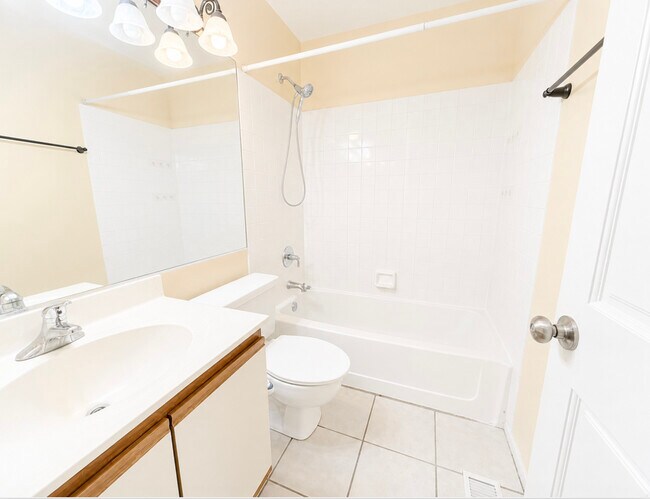 Building Photo - 130 Park Ridge Ct