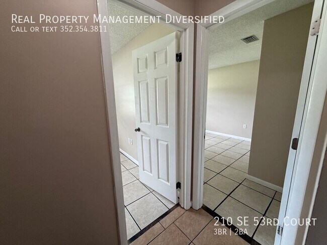 Building Photo - 210 SE 53rd Ct