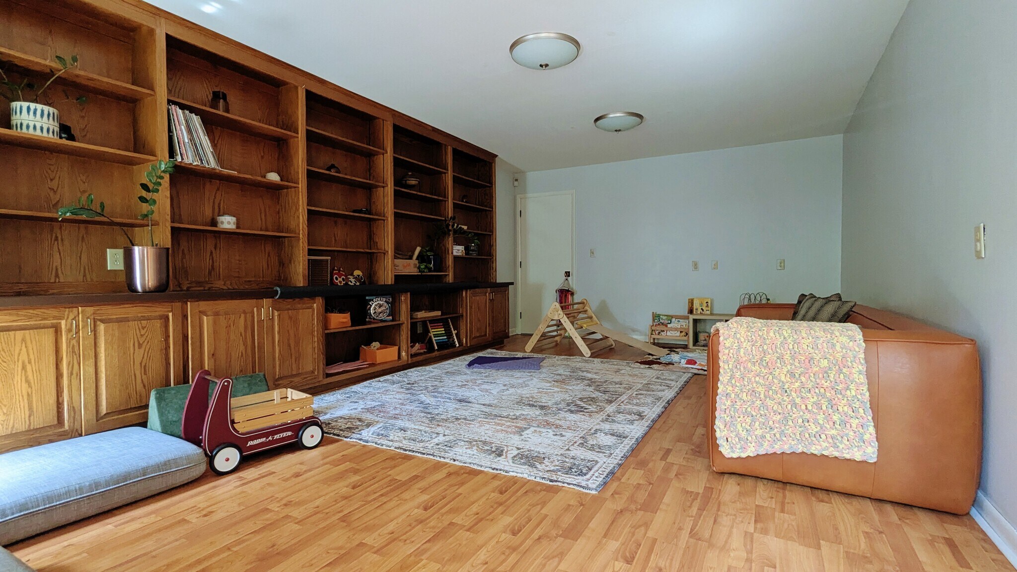 Building Photo - 550 Valewood Ln