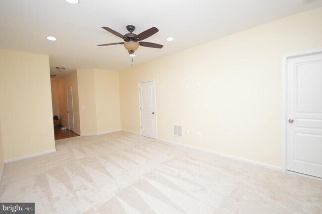 Building Photo - 1571 Renate Dr