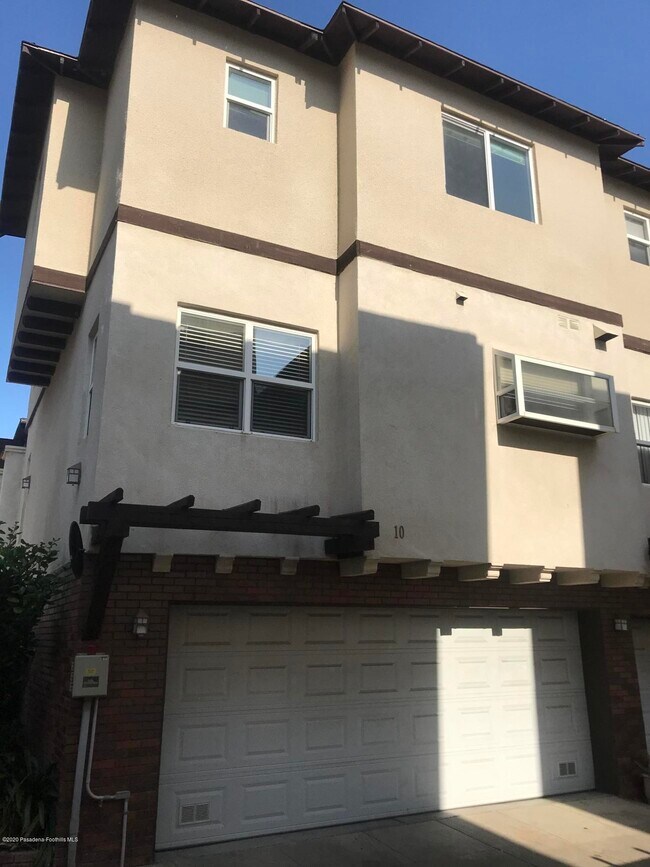Building Photo - 77 S Sierra Madre Blvd