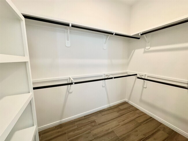 Building Photo - 11557 Persimmon St