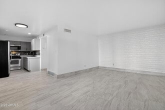 Building Photo - 2925 N 38th St