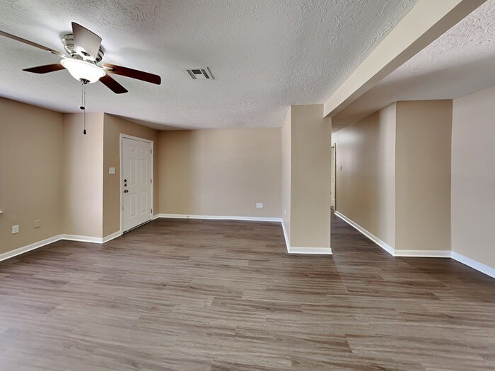 Building Photo - 407 Harold Ln