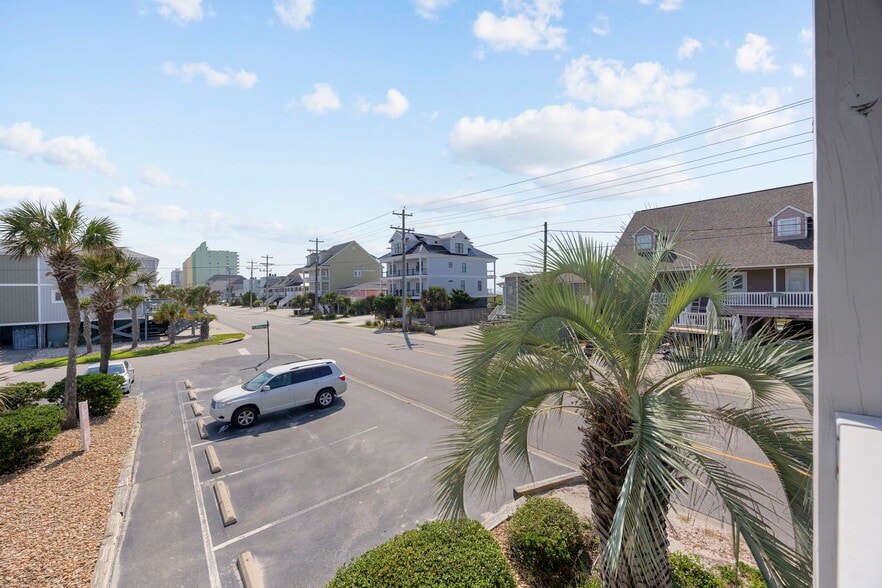 Building Photo - 5001 N Ocean Blvd
