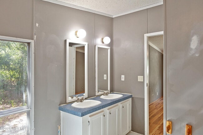 Building Photo - 7463 Lilly Ct