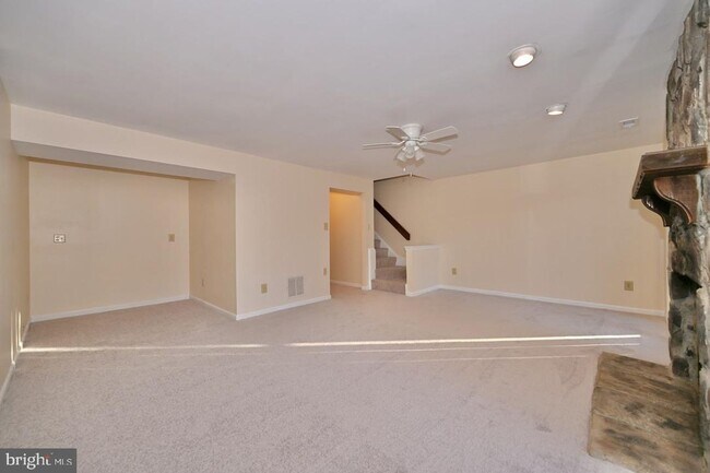 Building Photo - Beautiful, freshly updated townhome with a contemporary feel in the Wootton high school district!