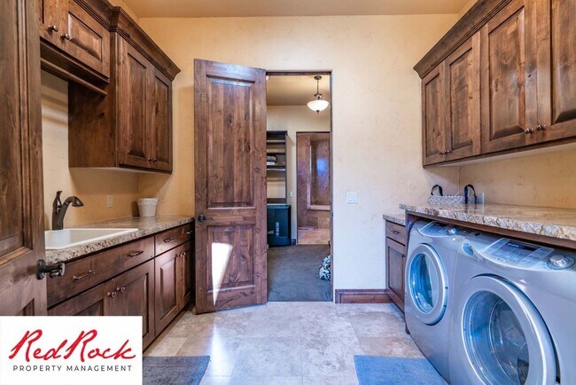 Building Photo - Incredible 4 Bedroom, 4 Bathroom FULLY FURNISHED Property in Entrada with a Private Pool! 18 Mont...