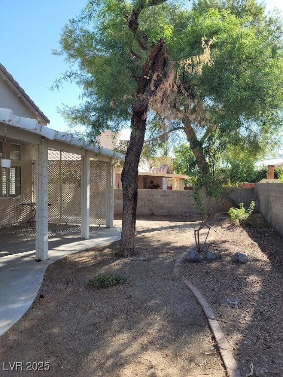 Building Photo - 1085 Fan Coral Ave