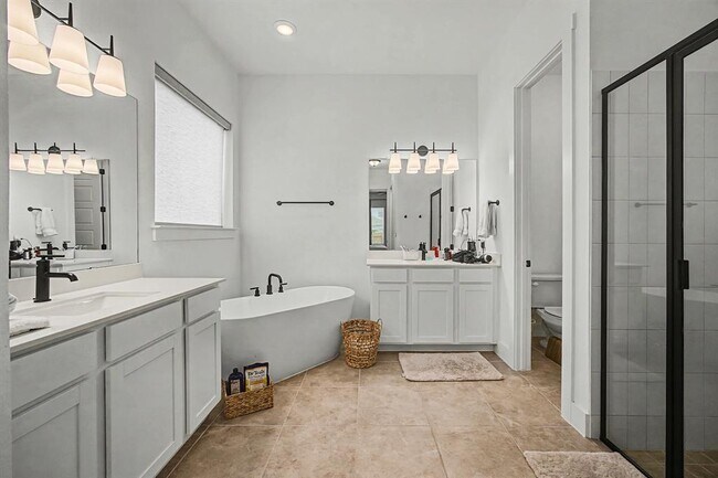 Building Photo - 8308 Orizzonte St