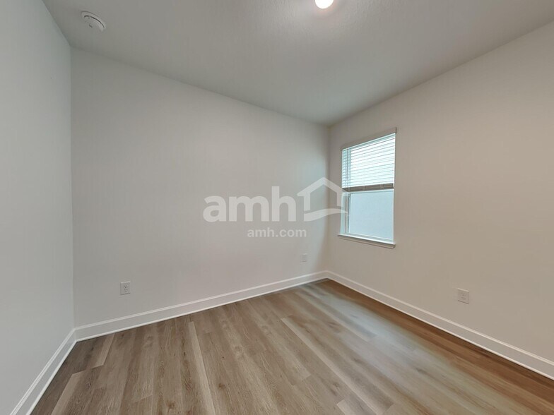 Building Photo - 16648 Cheyanne Ct