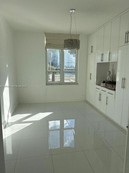 Building Photo - 701 Brickell Key Blvd