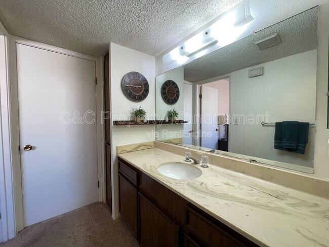 Building Photo - 294 Chambers St