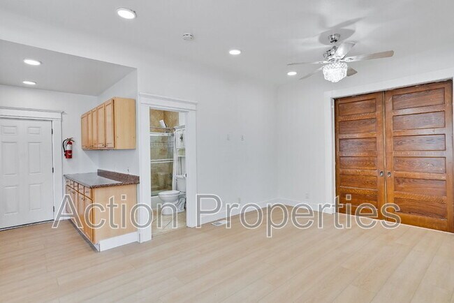 Building Photo - 241 N 12th St