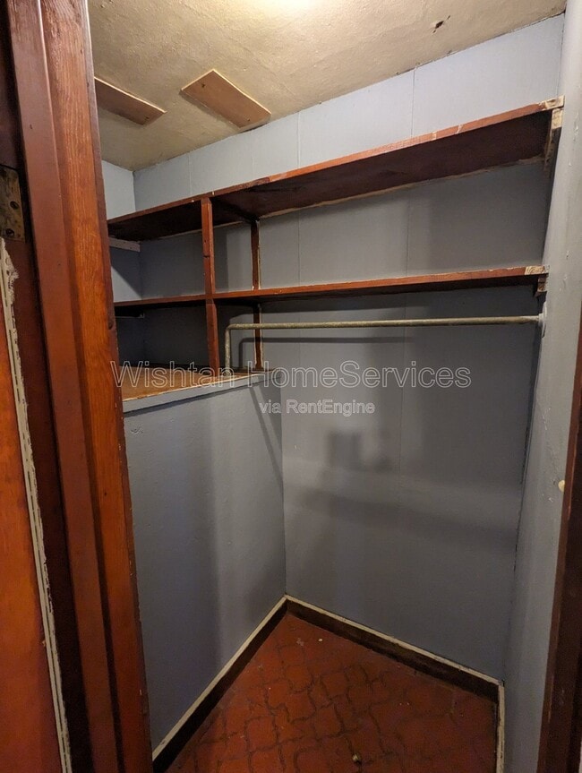 Building Photo - 410 N Monroe St