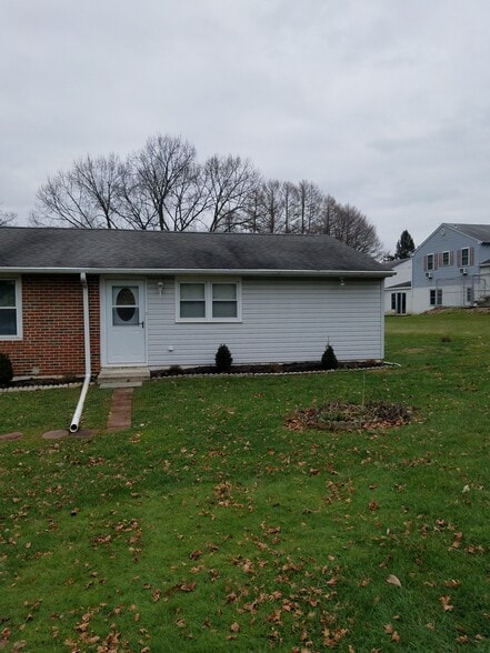 Primary Photo - 917 S Chester Rd