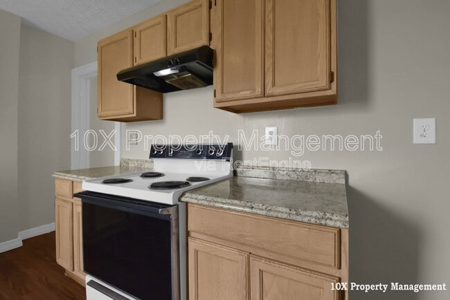 Building Photo - 332 Lechner Ave