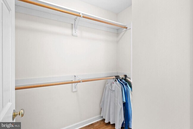 Building Photo - 19451 Youngs Cliff Rd