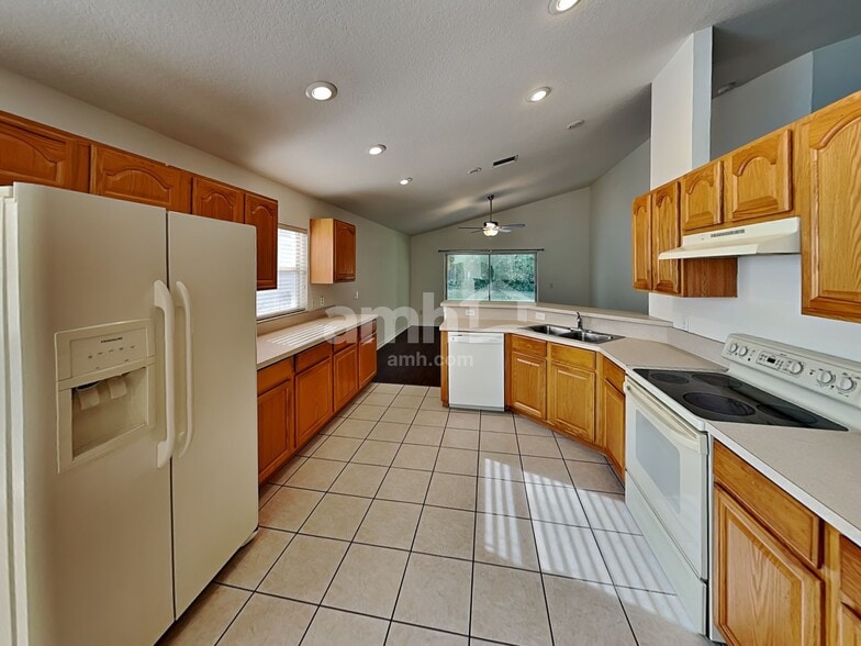 Building Photo - 15004 Shaw Rd