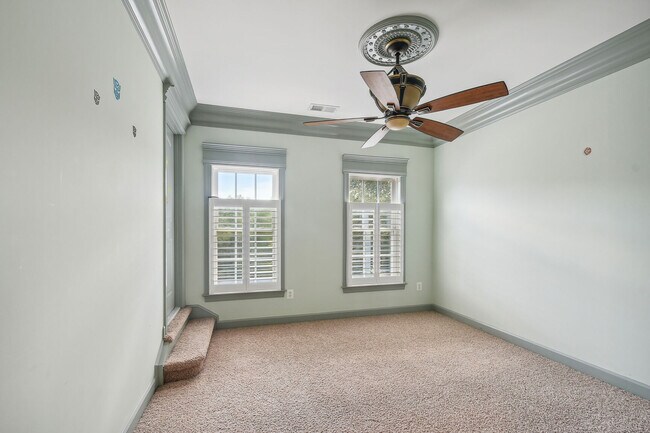 Building Photo - 43286 Canal Creek Pl