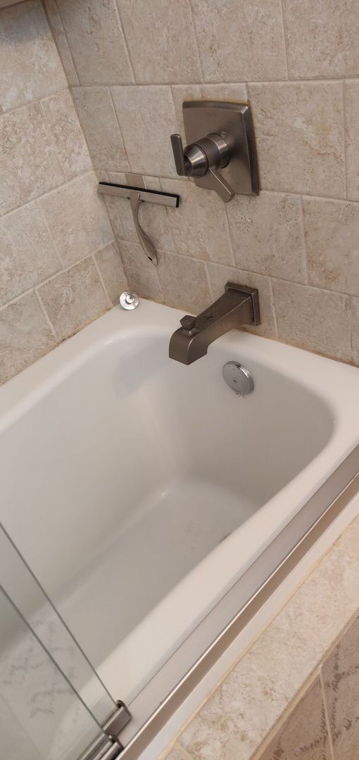 Building Photo - Chamring 2-Bedroom Locust Point Townhome w/ Deck