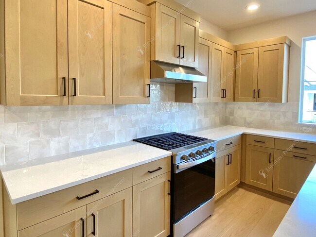 Building Photo - Brand NEW Pahlisch 3 BR - 2BA Home in Southeast Bend