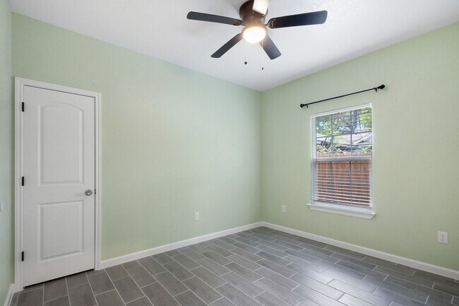 Building Photo - Charming 3/2/2 single story home near Downtown SA & St. Mary's University!