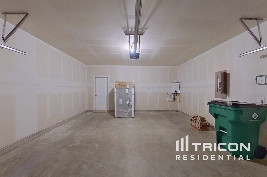 Building Photo - 1305 Francesca Dr