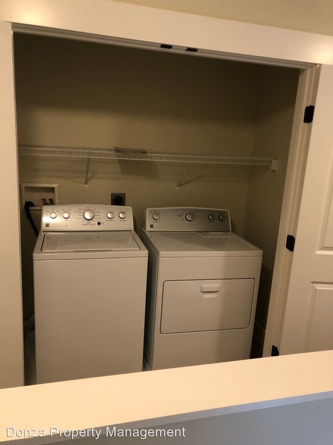 Building Photo - 224 Pope Meadow Dr