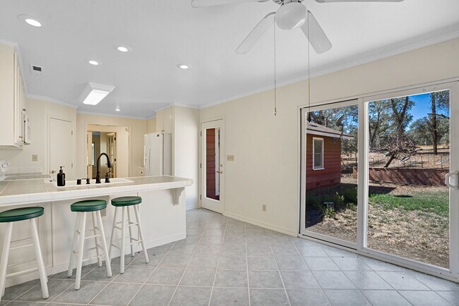 Building Photo - 31638 Lodge Rd