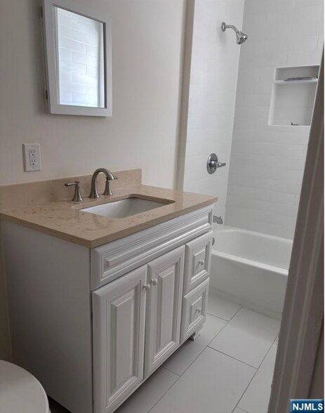 Building Photo - 467 Washington Ave