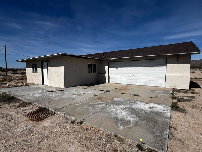 Building Photo - Updated 2 Bedroom Home with Finished 2-Car Garage – Easy Highway Access | 29 Palms (Wonder Valley)