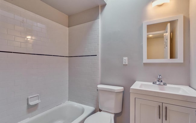 Building Photo - 2 Bedroom House Available With 2 car parking Northern Liberties