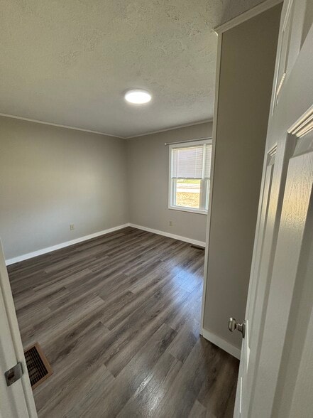 Building Photo - 892 Bartlett Rd