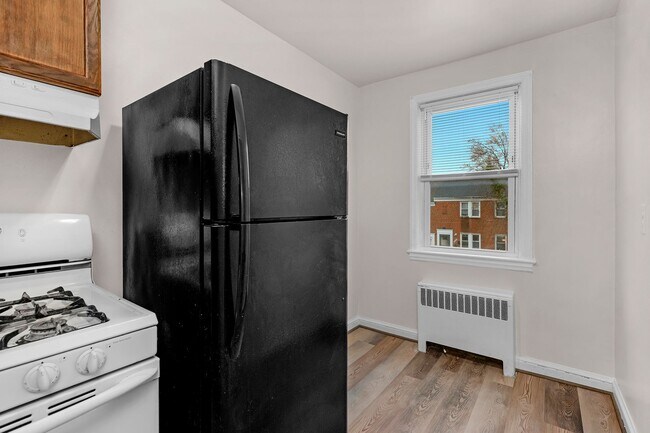 Building Photo - 3706 W Franklin St