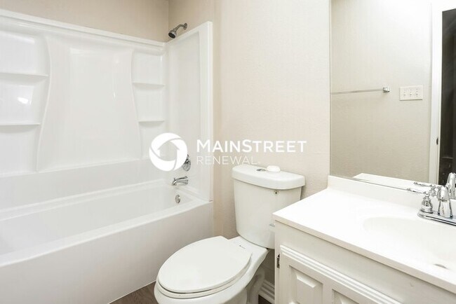 Building Photo - 3 Bedroom Pet-Friendly Home in Arlington, TX with Main Street Renewal