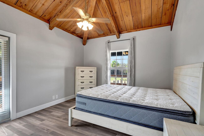 Building Photo - 18301 Murray Ln