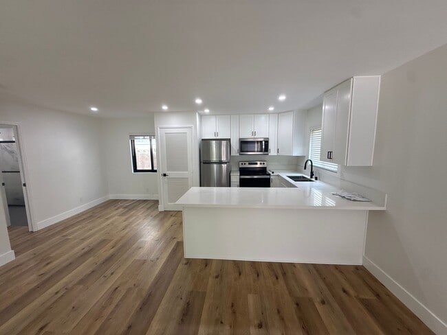 Interior Photo - 34th Street