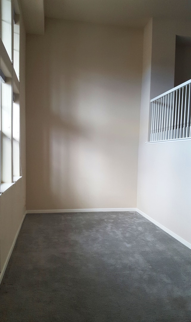 Building Photo - Gorgeous Town Home Across from Virginia Lake!