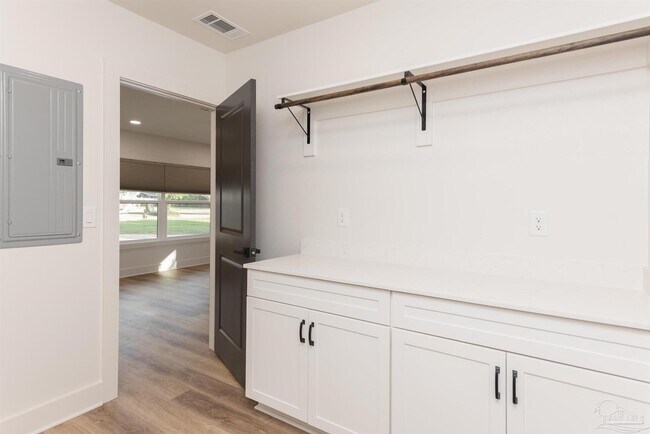 Building Photo - 2540 Hallmark Dr