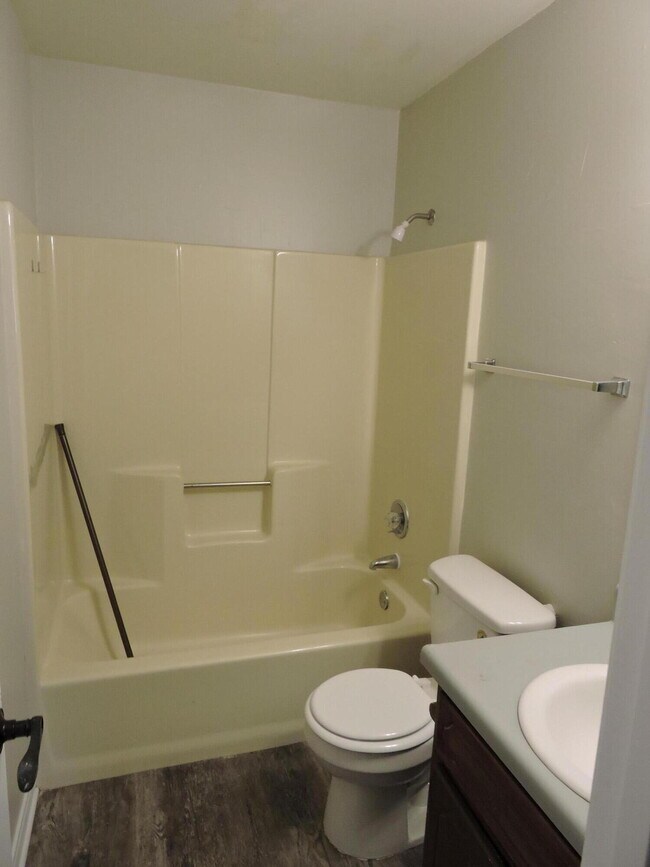 Building Photo - 311 John King Rd