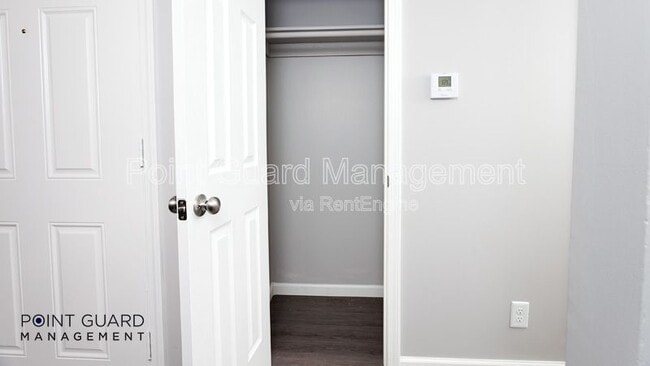 Building Photo - 2110 E 16th St N