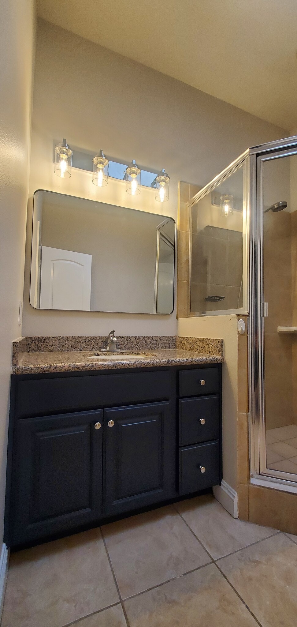 Building Photo - 1614 W 146th St