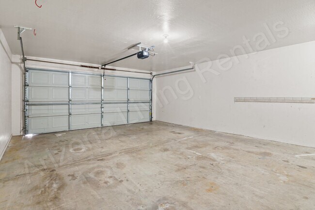 Building Photo - OSBO3240